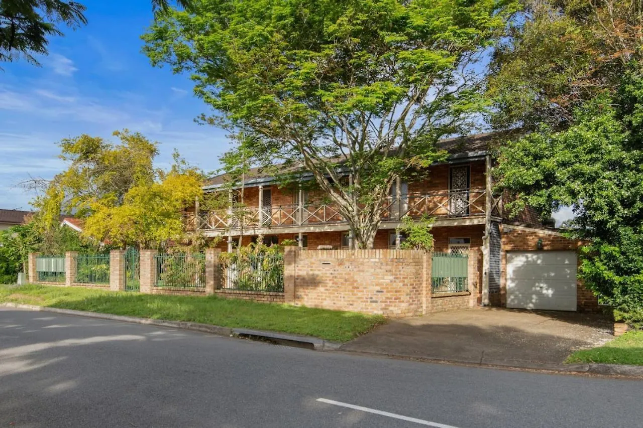 Holiday home Spacious Affordable 8B3B 2 Living Pool Yard And Mall Brisbane