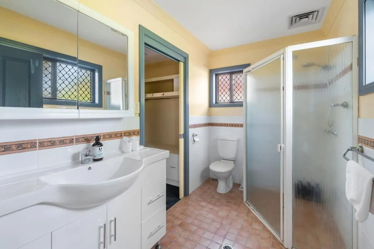 Spacious Affordable 8B3B 2 Living Pool Yard And Mall Brisbane Semesterbostad
