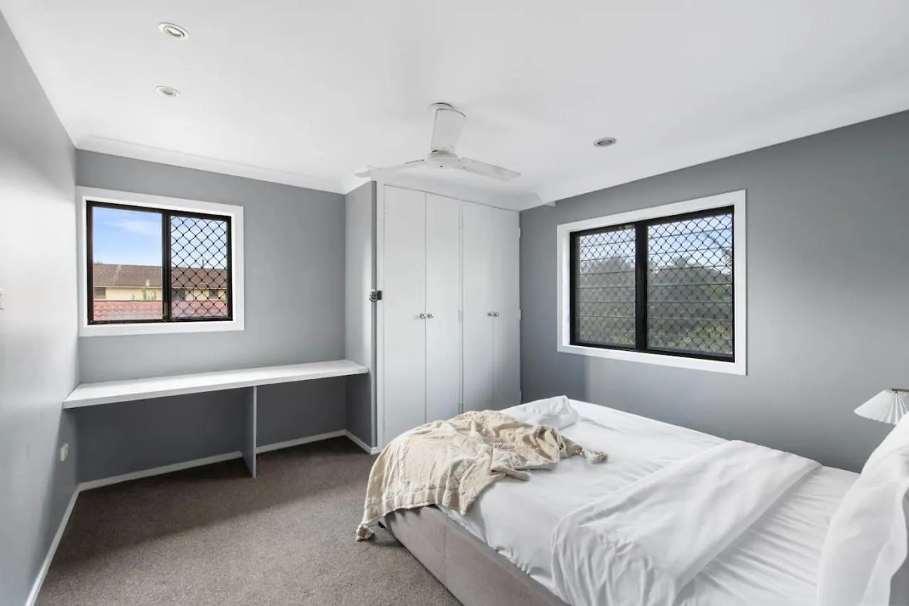 Spacious Affordable 8B3B 2 Living Pool Yard And Mall Brisbane Semesterbostad